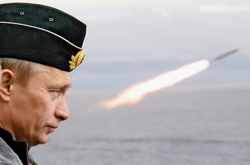 Illustration for article titled Why These Powerful French Assault Ships Might End Up In Putin's Hands